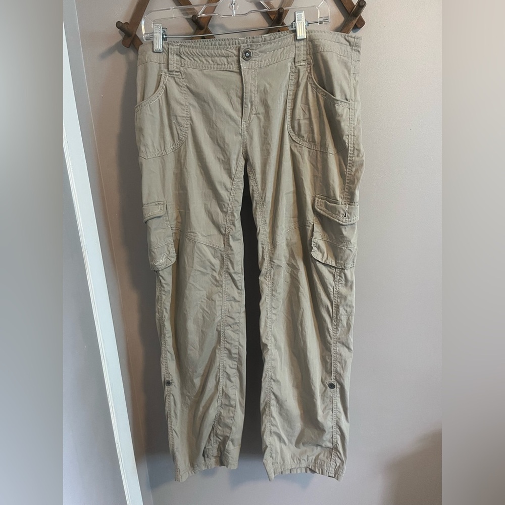 Kuhl vintage roll up cargos 12 short name on inside waist not exterior